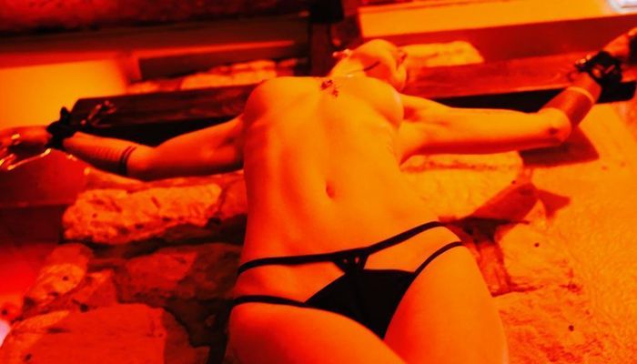 Cris et Chuchotements, club libertin BDSM Paris 17