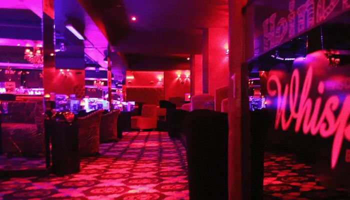 Whisper Club, strip-tease et spectacle érotique à Paris